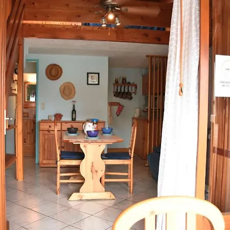 : Mezzanine Confort, Parking Prive, Proche Commerces Et Plages - Fr-1-229-891 * Gruissan